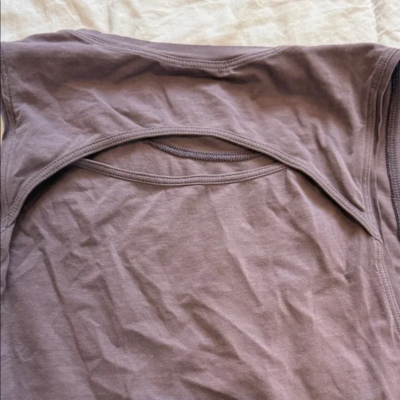 Lululemon soft tank crop top. Aubergine - Picture 3 of 4